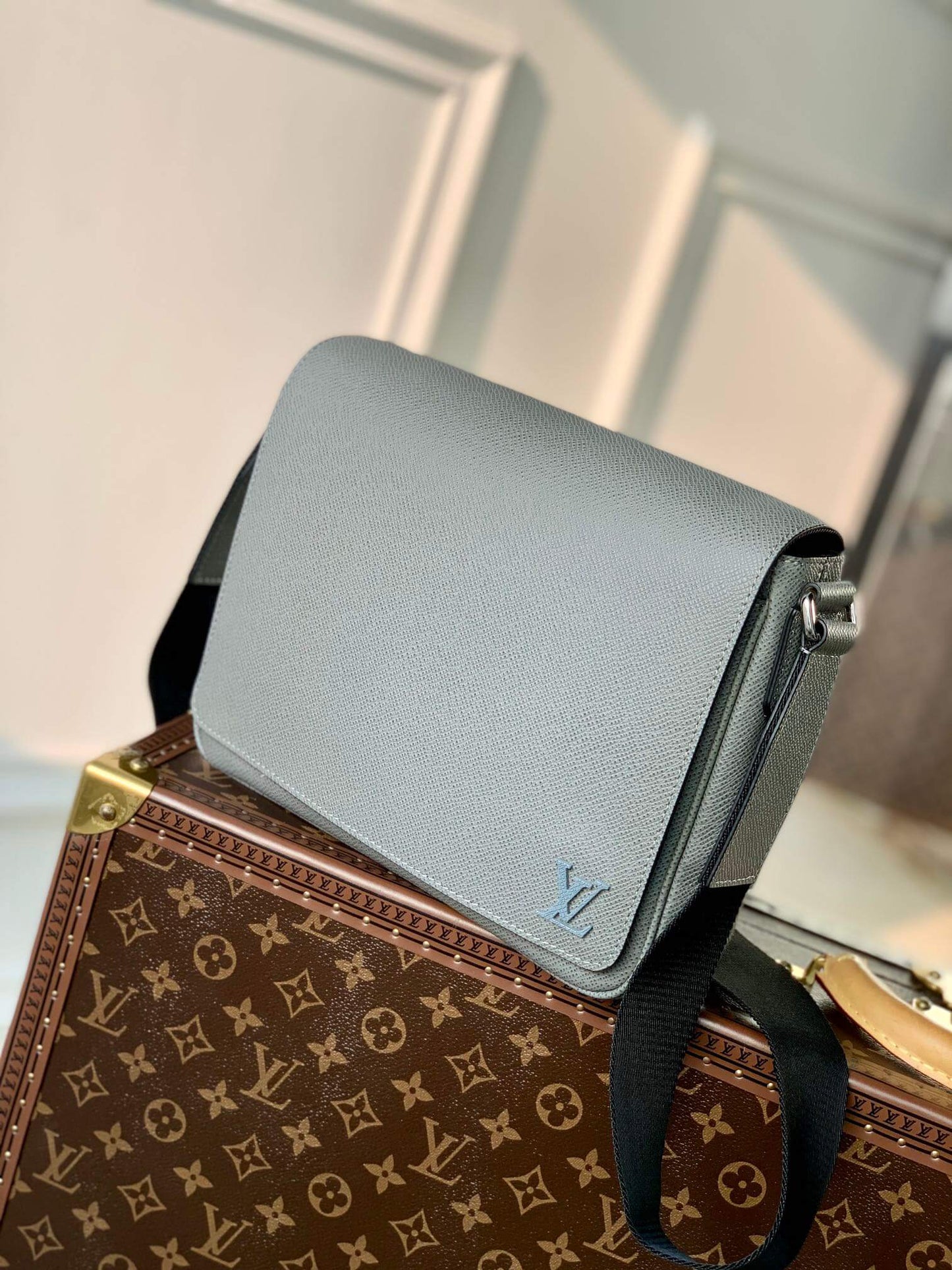 M30851 District PM Taïga 26cm grey man bag