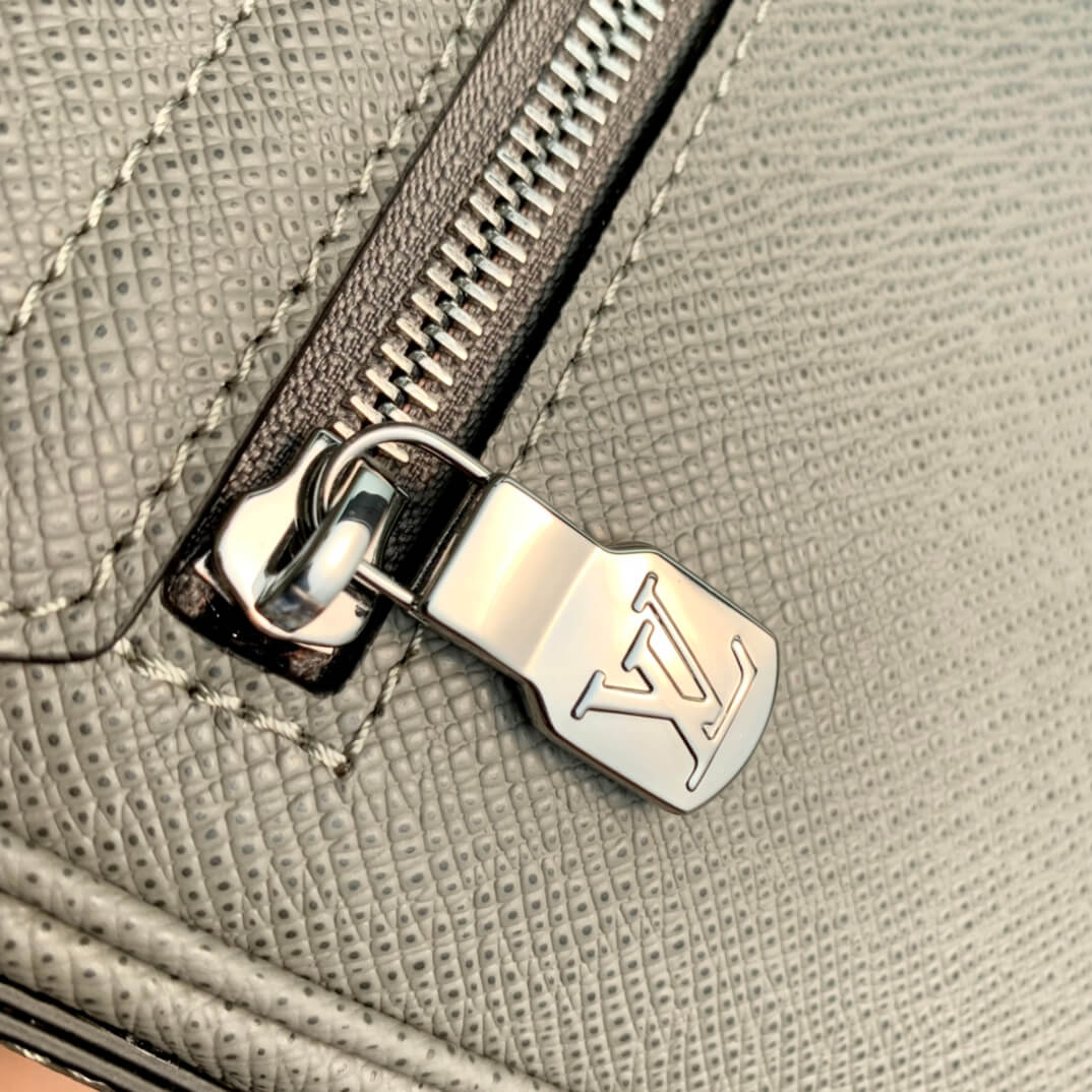 M30851 District PM Taïga 26cm grey man bag