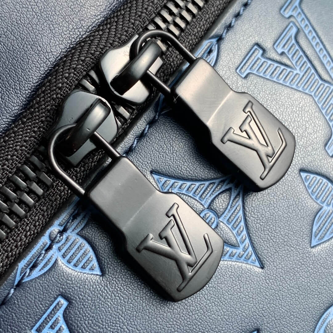 M45729 DISCOVERY BUMBAG PM Monogram Shadow 44cm blue