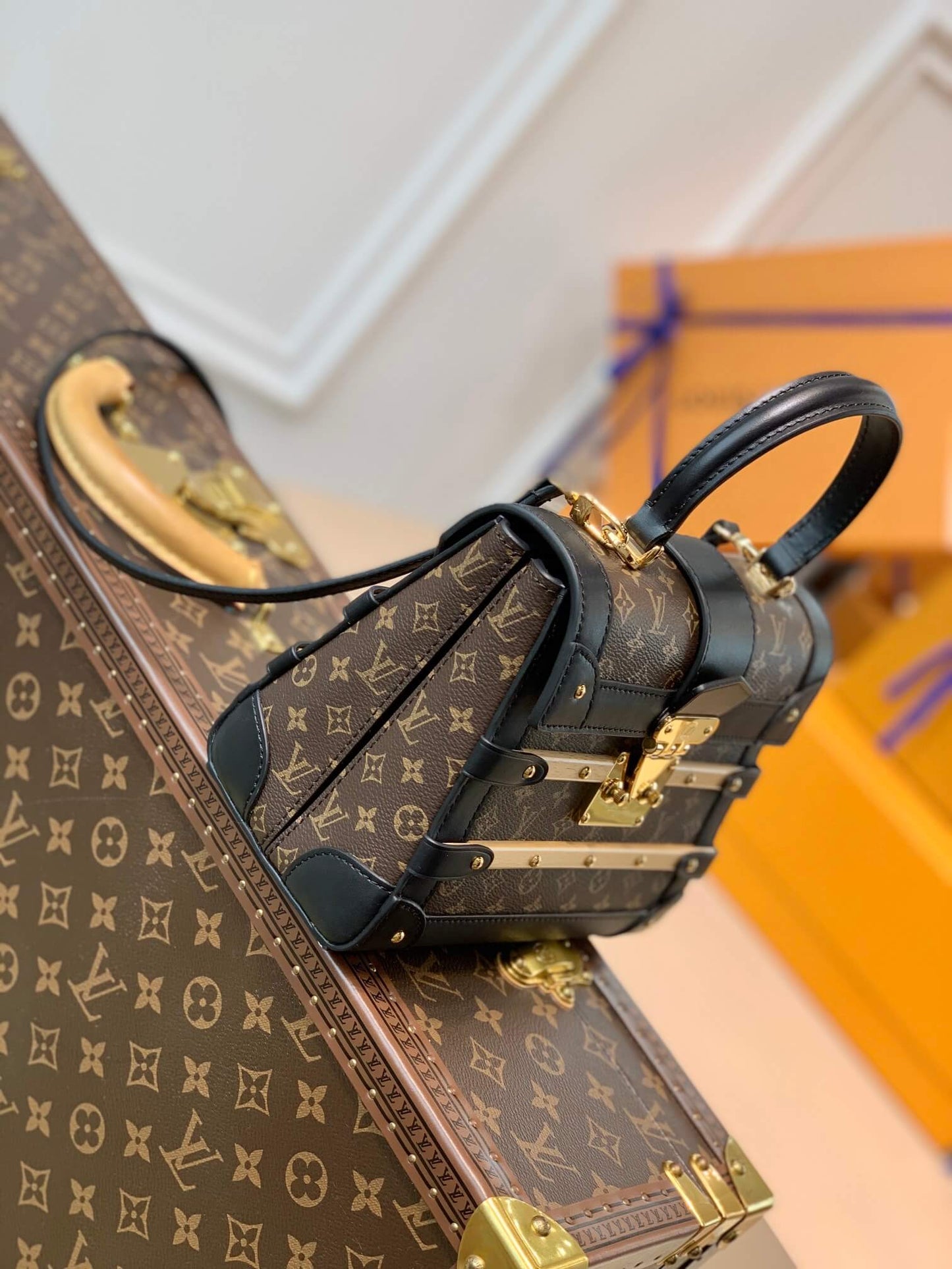 M45908 Nicolas Ghesquière 21cm black