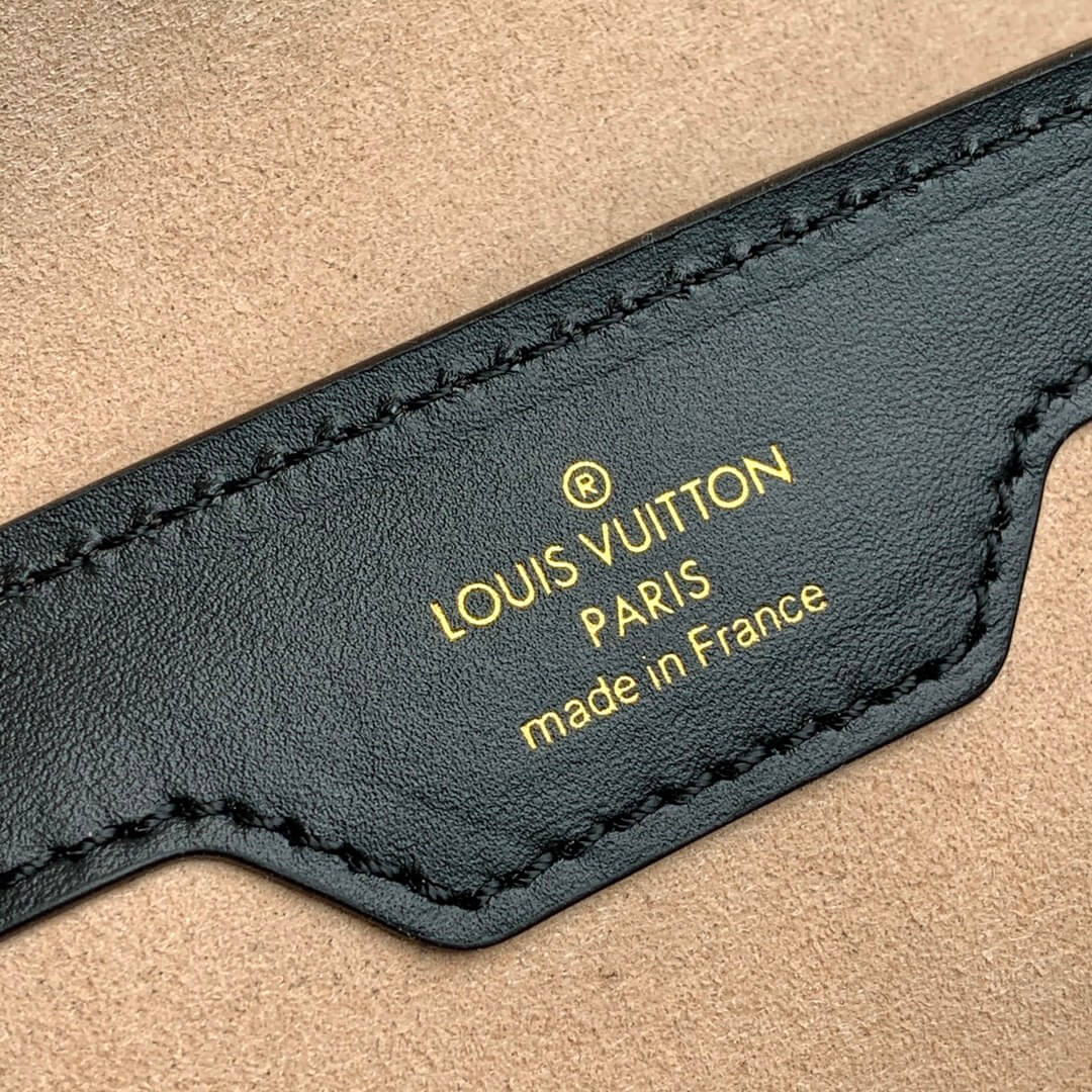 M45908 Nicolas Ghesquière 21cm black