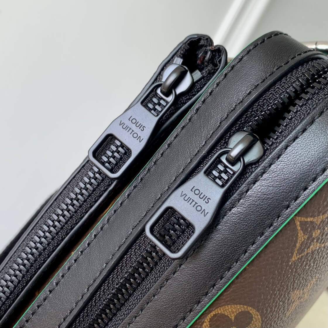 M46266 Trio Sac Plat Monogram Macassar 25cm green