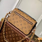 M46279 POCHETTE METIS EAST WEST yellow monogram