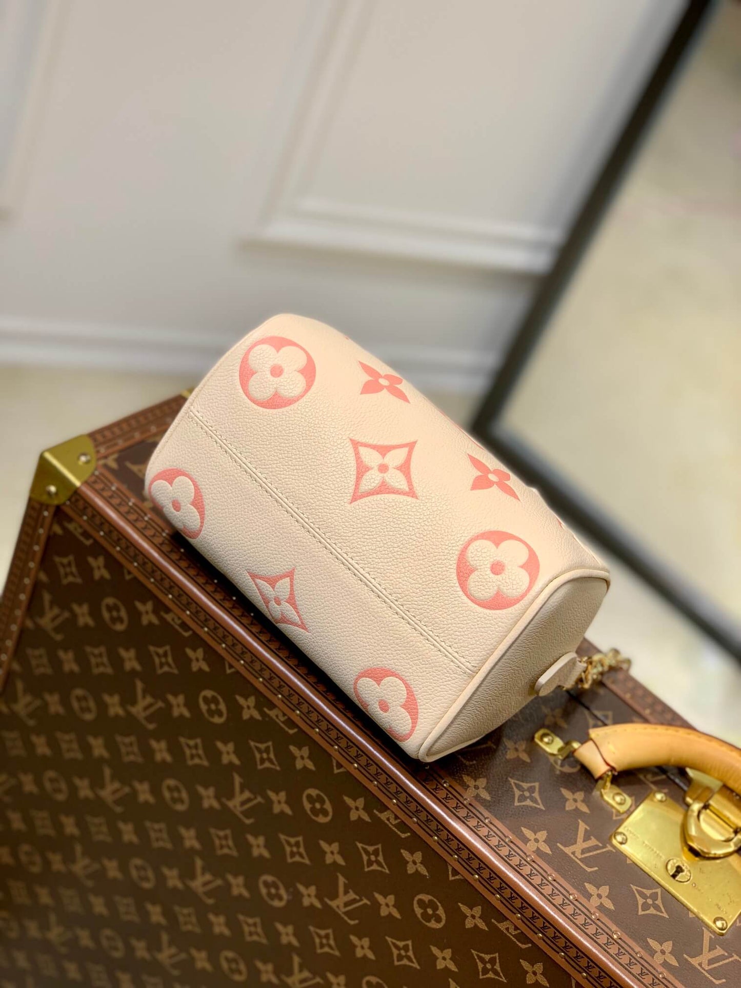 M46397 Speedy Bandoulière 20 Monogram Empreinte apricot
