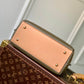 M53937 Lockme Ever BB Handbag green 28cm Material of calf leather