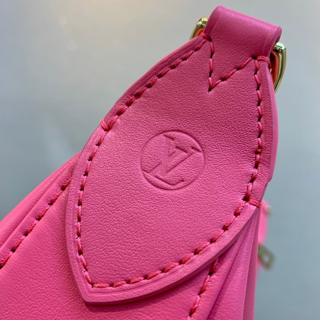 M59915 Over The Moon Monogram rose red 27.5cm