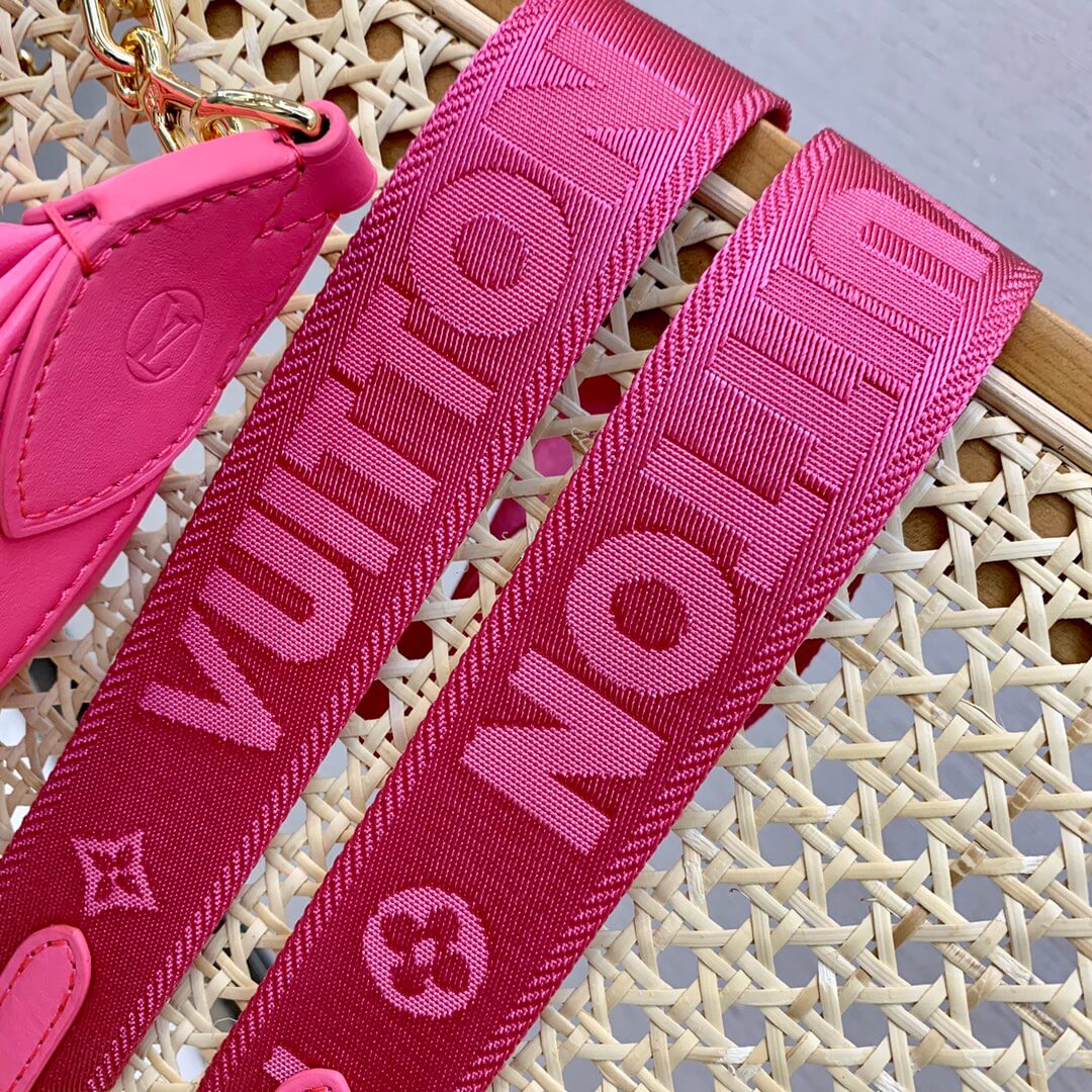 M59915 Over The Moon Monogram rose red 27.5cm