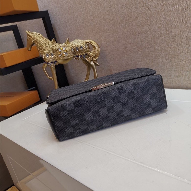 Luxe Touch Bags