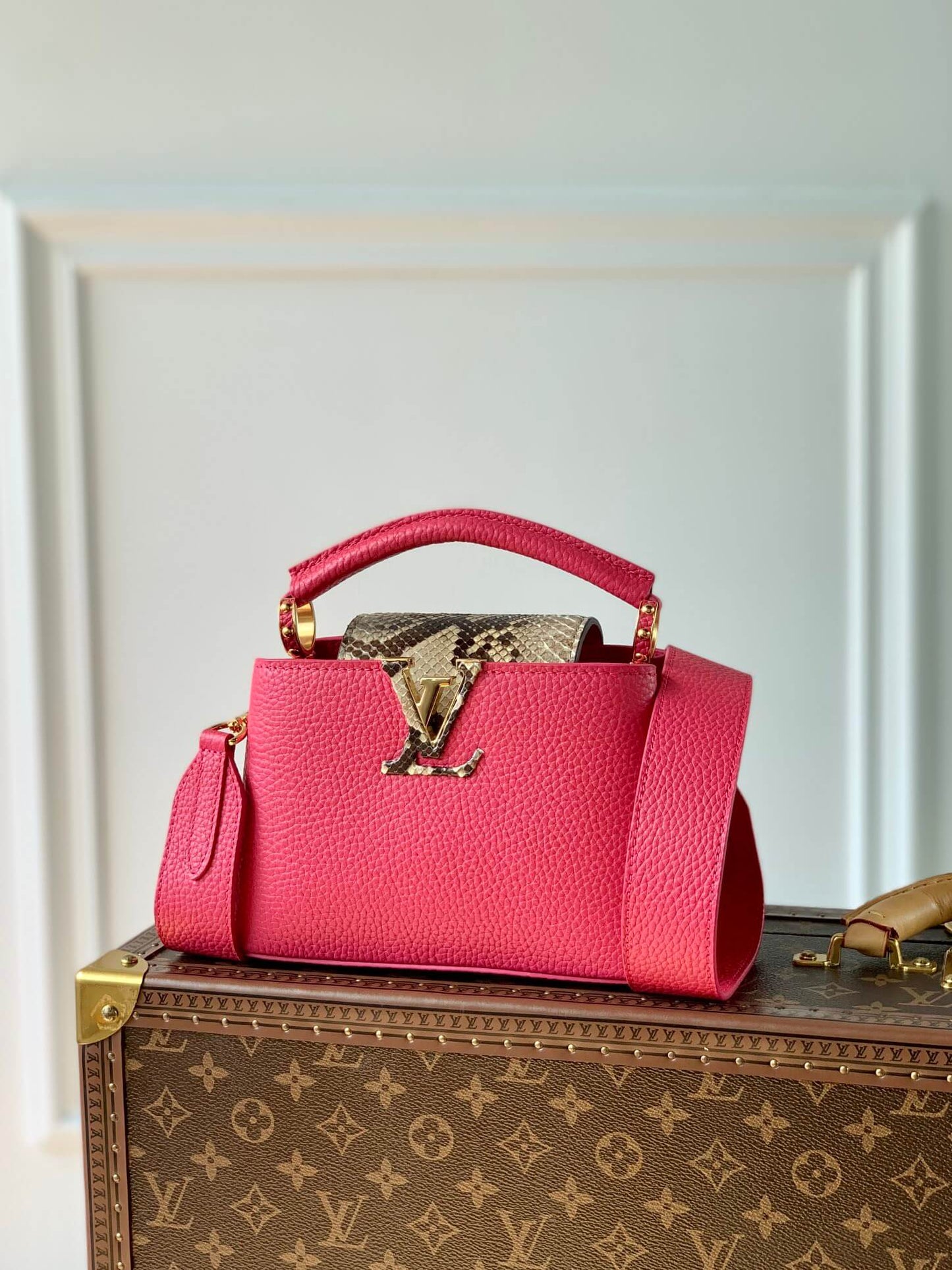 N81209 Capucines BB Taurillon 21cm rose red
