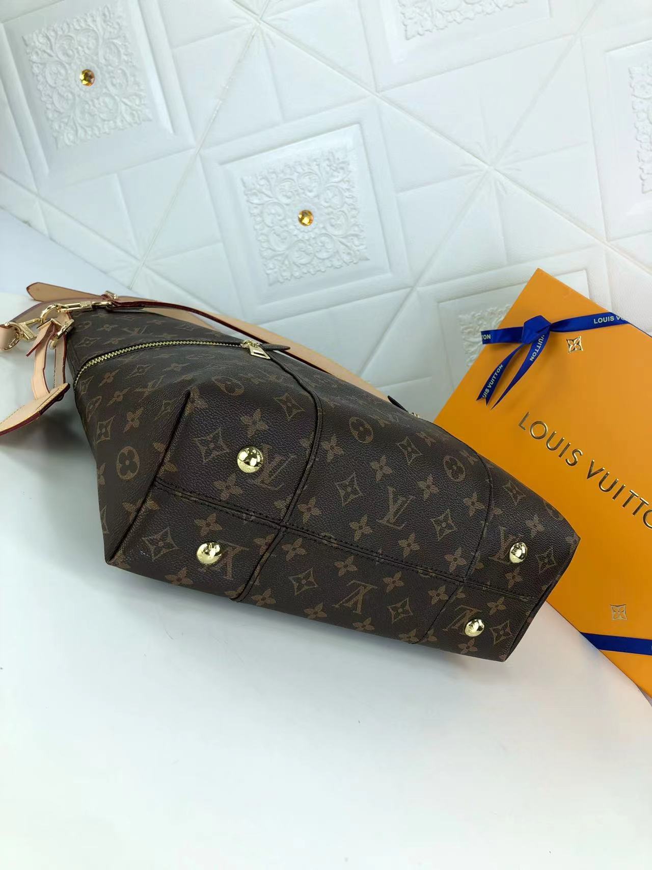 Luxe Touch Bags