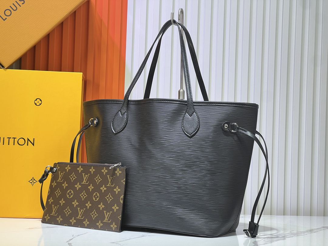 LV Neverfull MM Epi Leather with Pochette Noir