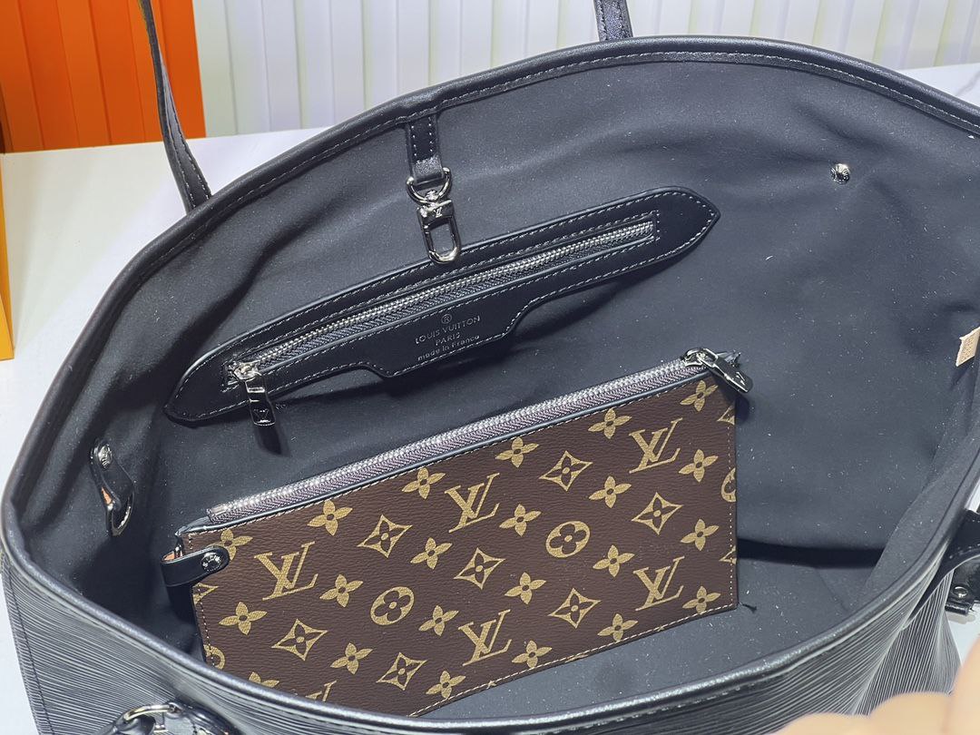 LV Neverfull MM Epi Leather with Pochette Noir