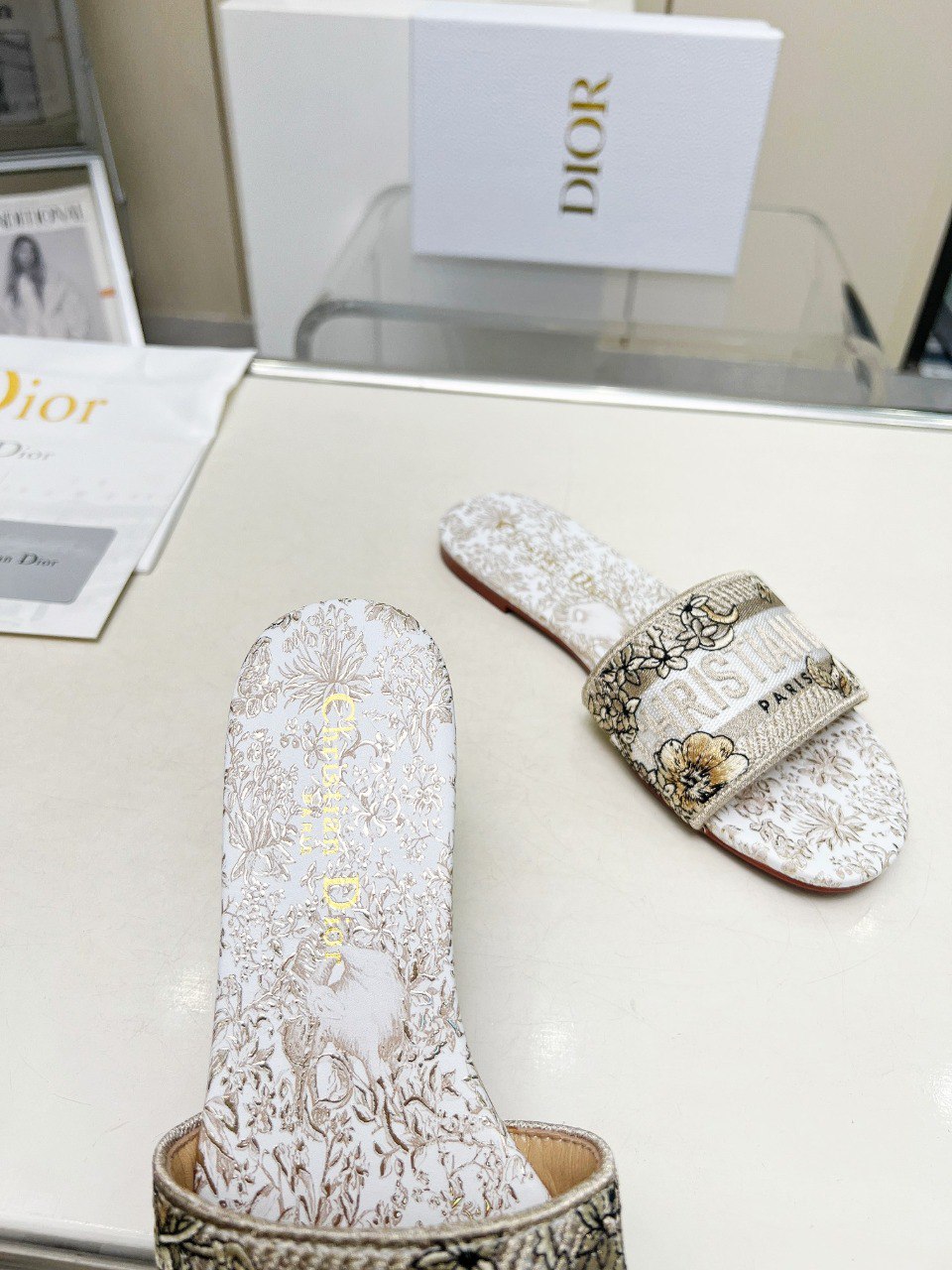 Luxe Touch Dway Slides
