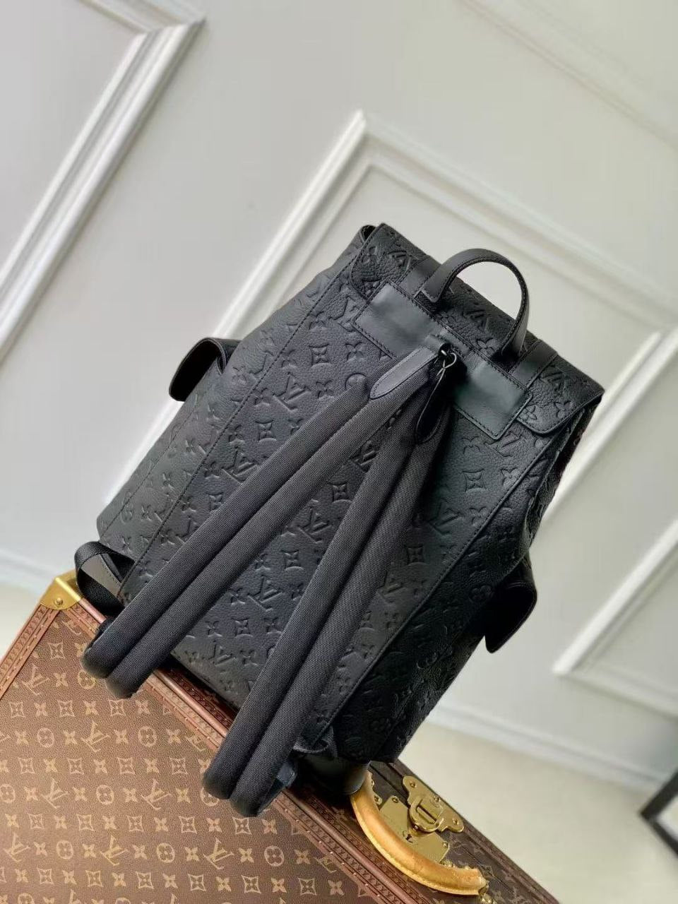 Louis Vuitton Christopher MM Backpack ‘Black’ M55699