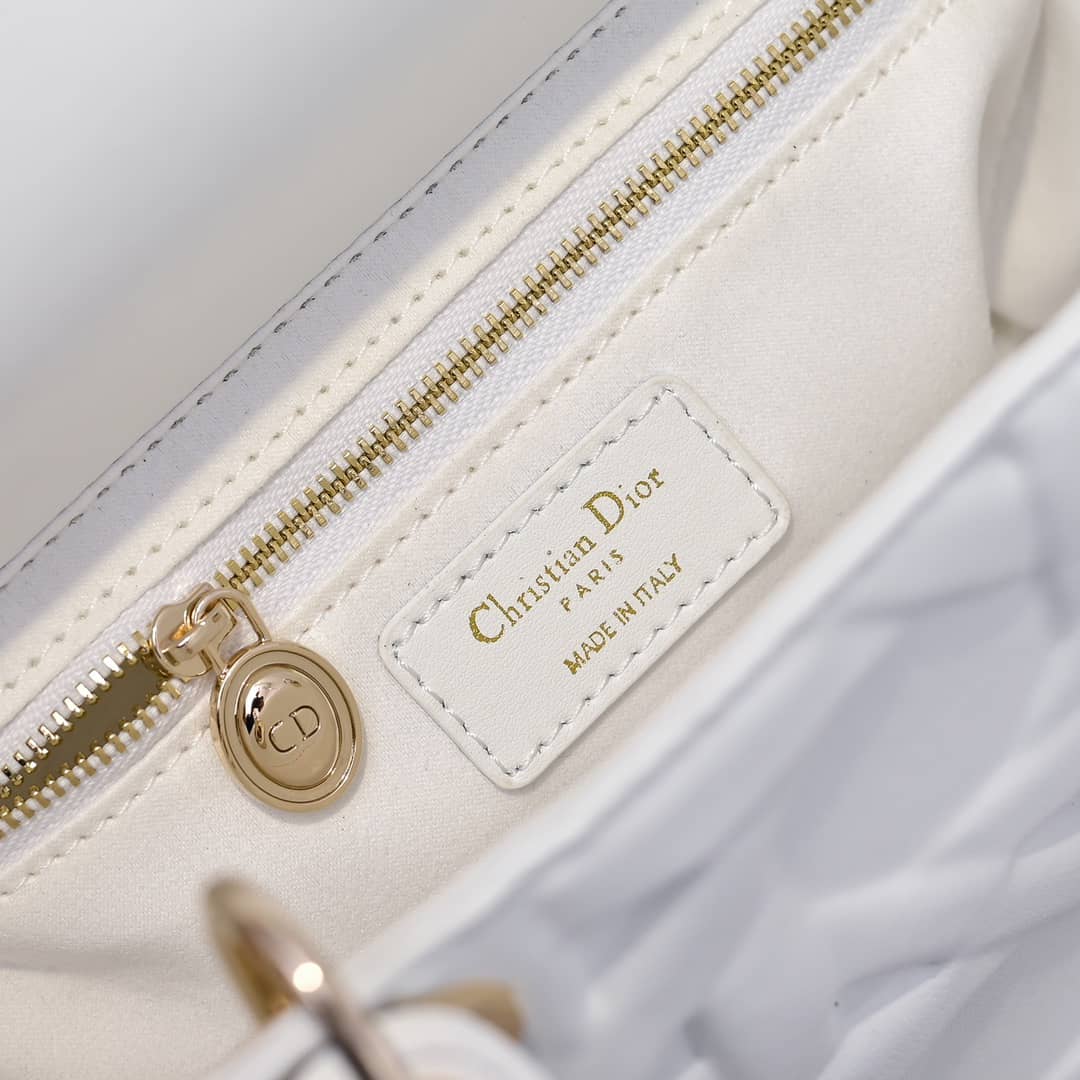 Luxe Touch Bags - Lady Luxe Touch  Quilted