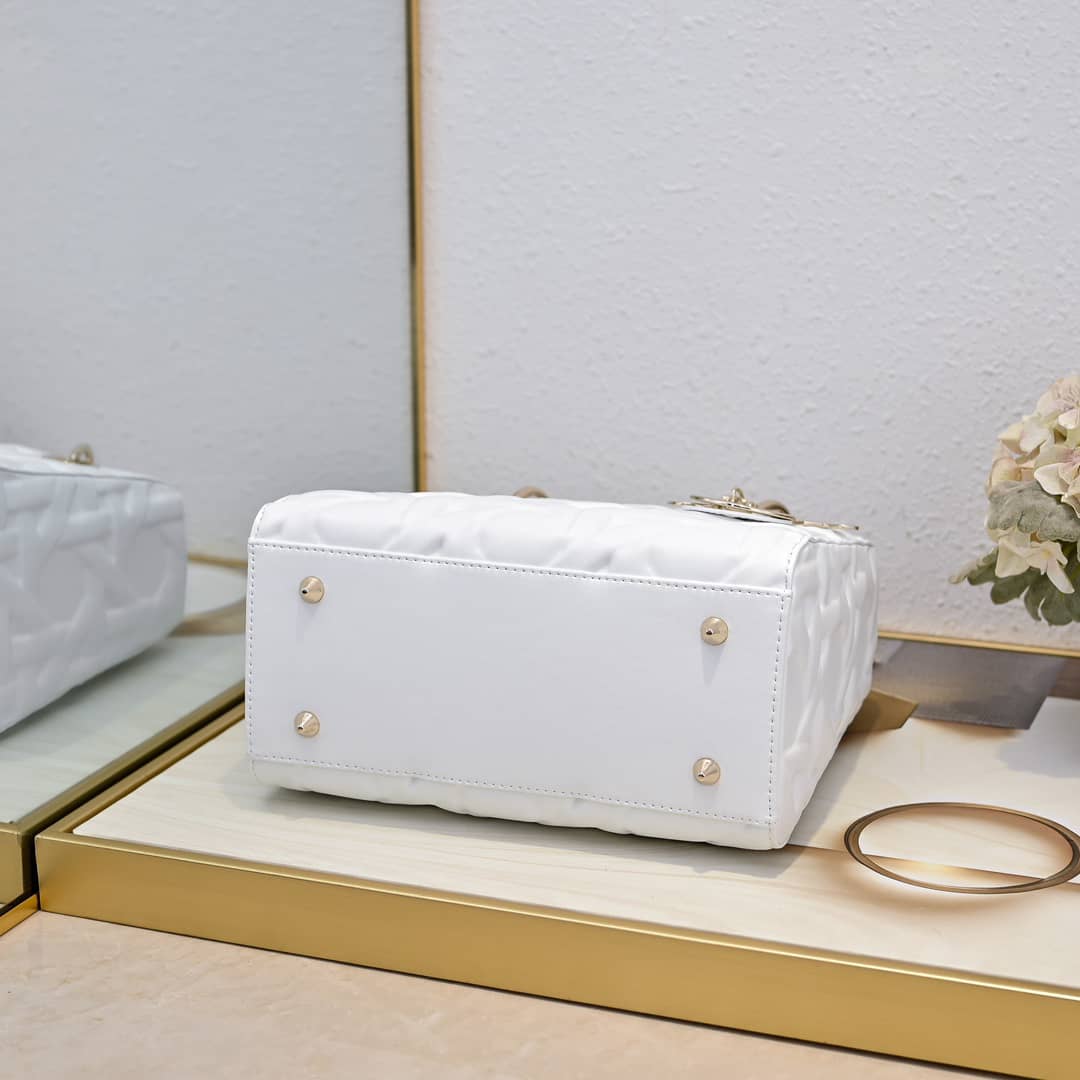 Luxe Touch Bags - Lady Luxe Touch  Quilted