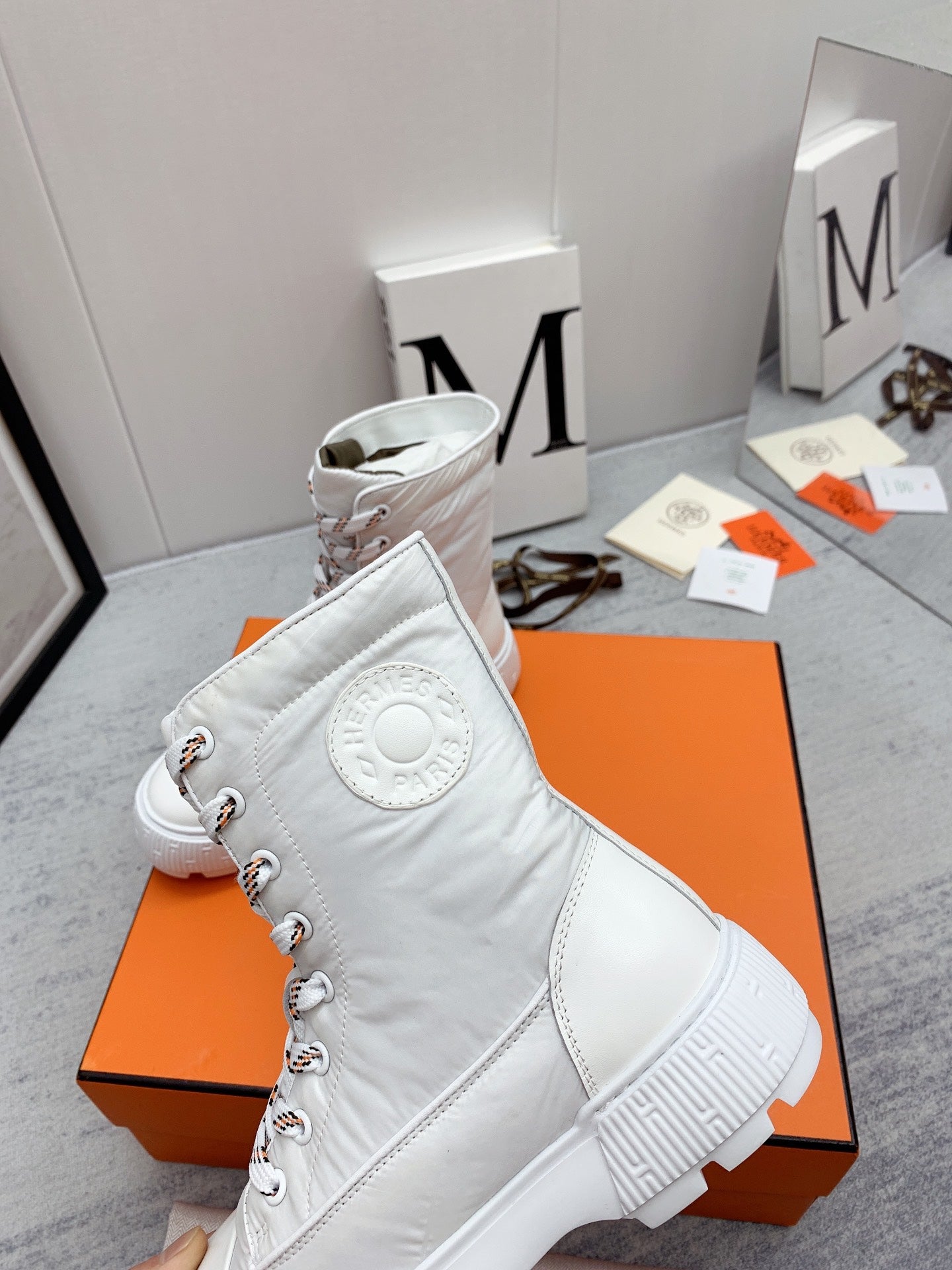 HM FRESH ANKLE BOOTS WHITE